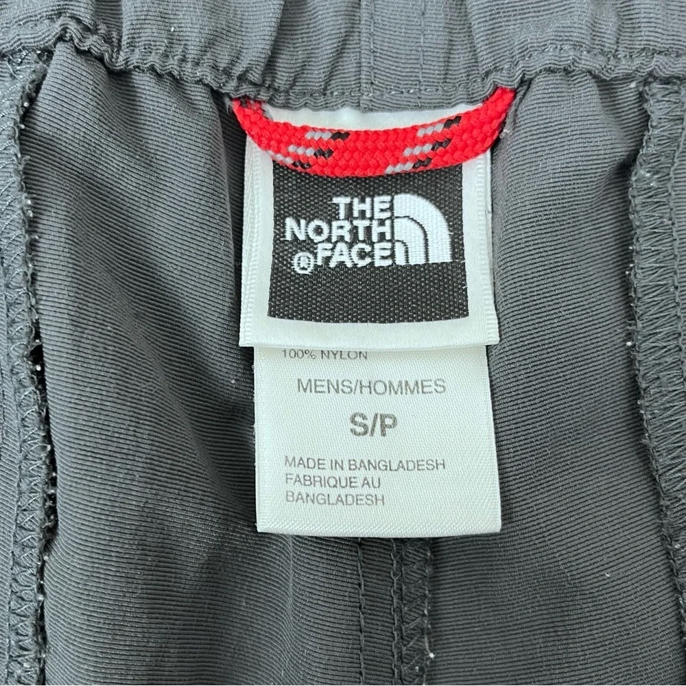 The North Face Men's 100% Nylon Gray Elastic Waist Cargo Hiking Shorts S Outdoor